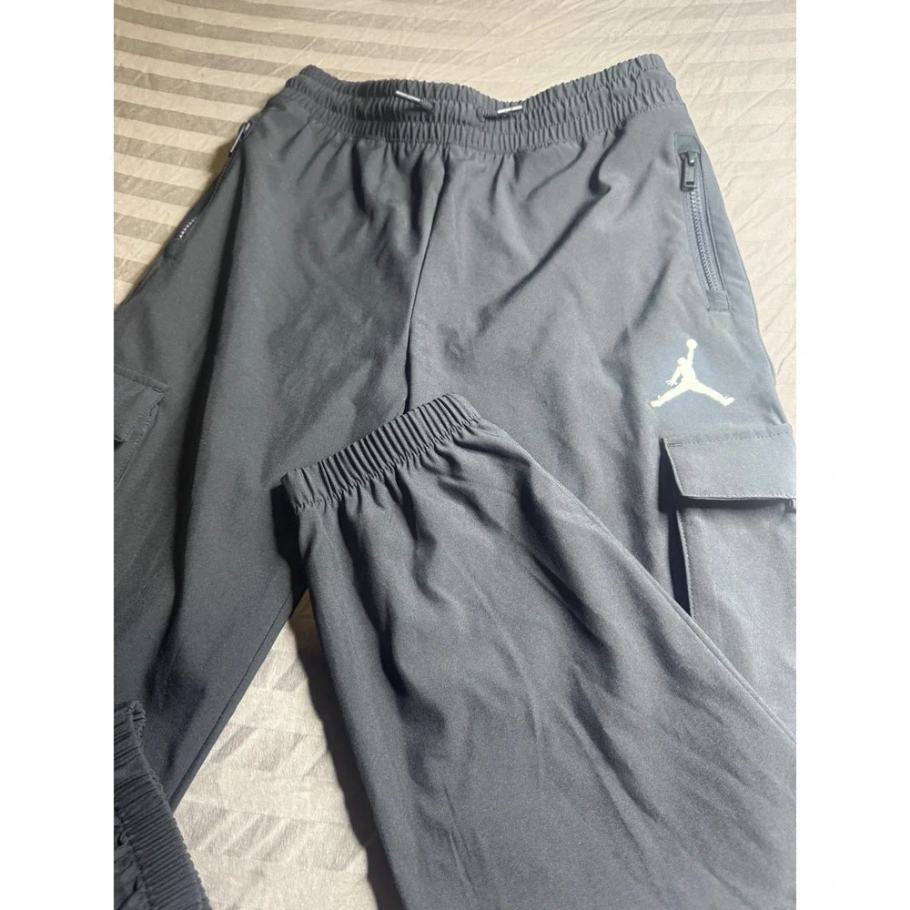 Jordan Kids Black Cargo Jogger Pants Jumpman Logo‎ Zipper Pockets Size L 12-13Y